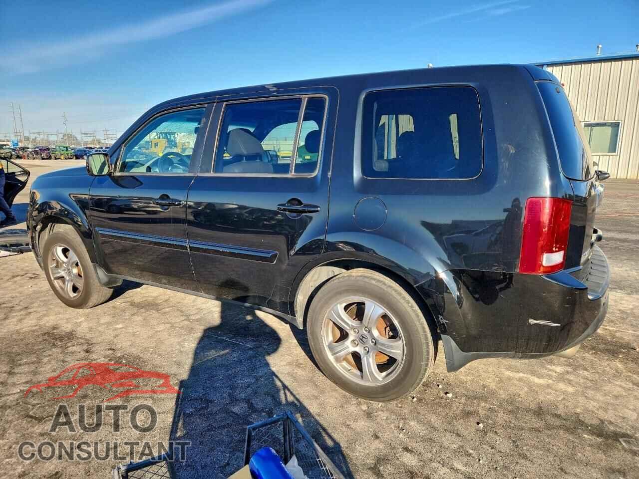 HONDA PILOT 2013 - 5FNYF4H63DB015035