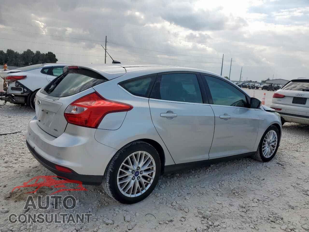 FORD FOCUS 2012 - 1FAHP3M24CL279330