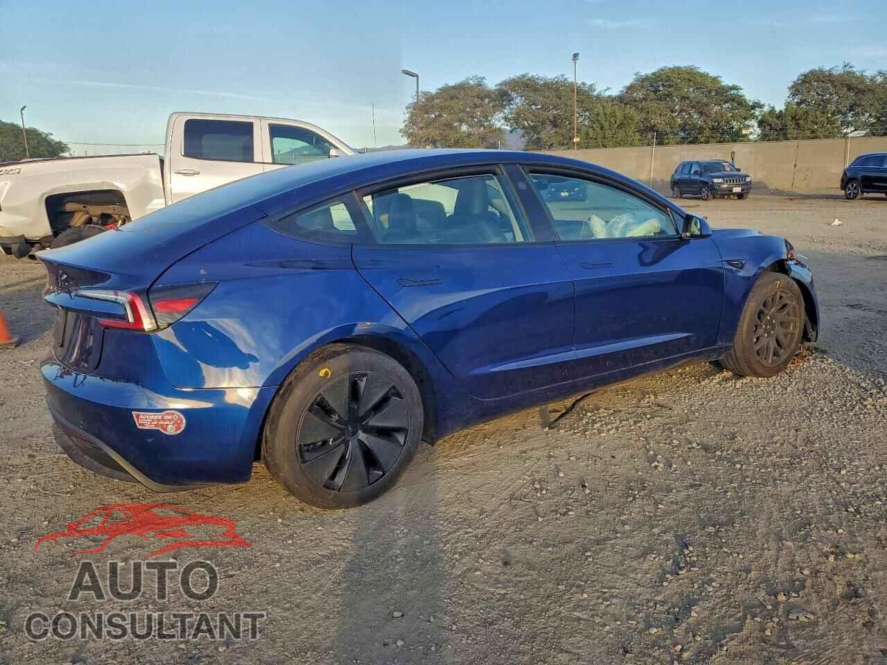 TESLA MODEL 3 2024 - 5YJ3E1EA0RF747831