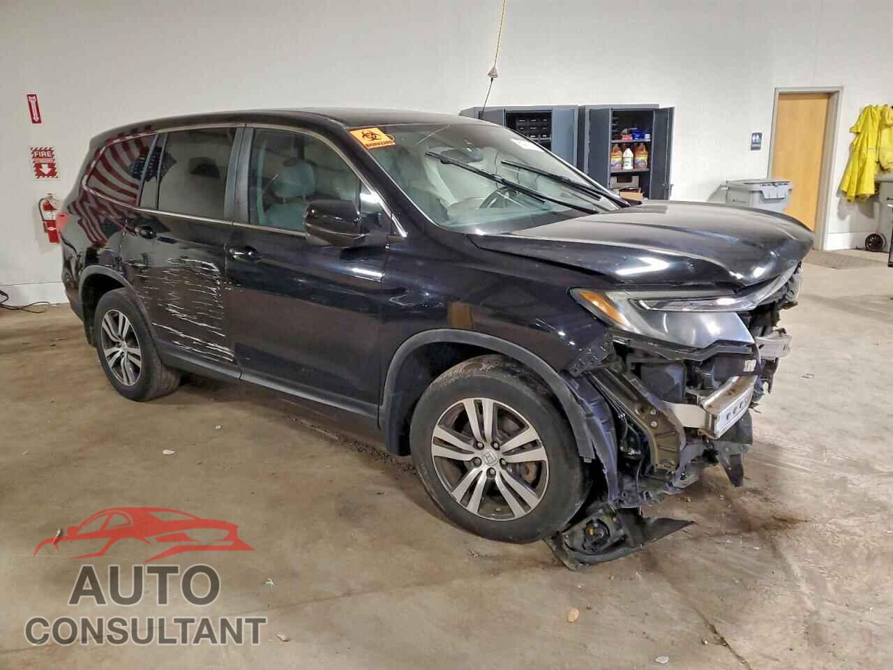 HONDA PILOT 2017 - 5FNYF6H66HB015127