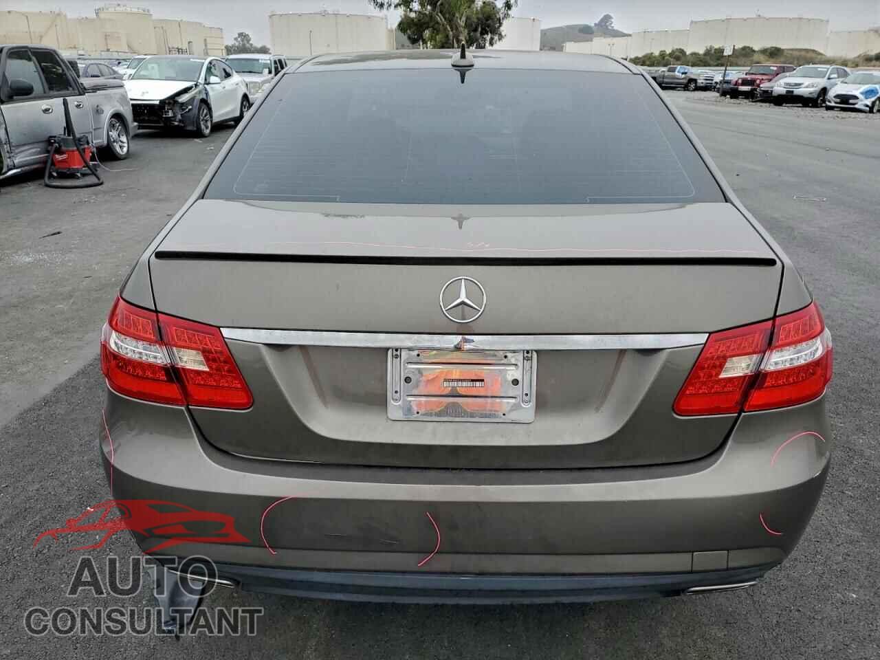 MERCEDES-BENZ E-CLASS 2012 - WDDHF5KBXCA643649