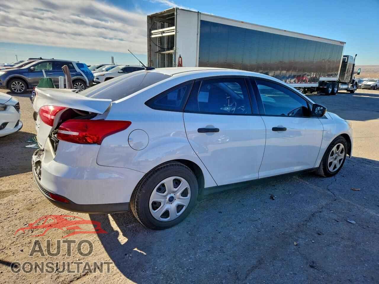 FORD FOCUS 2015 - 1FADP3E28FL324688