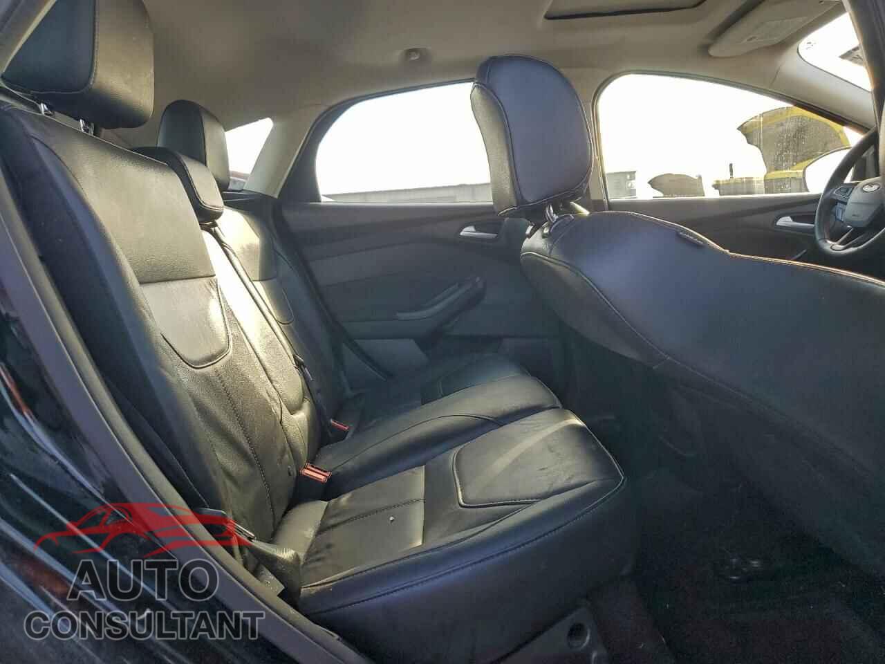 FORD FOCUS 2017 - 1FADP3N28HL275575