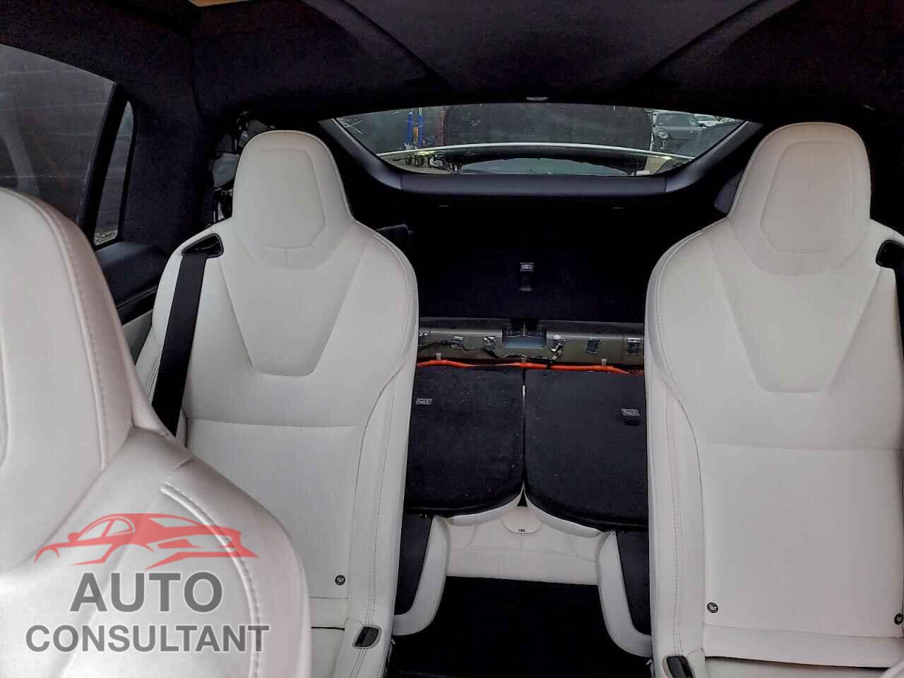 TESLA MODEL X 2018 - 5YJXCBE28JF121101