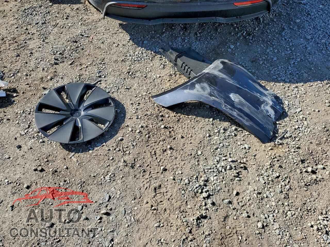 TESLA MODEL 3 2025 - 5YJ3E1EA9SF907856