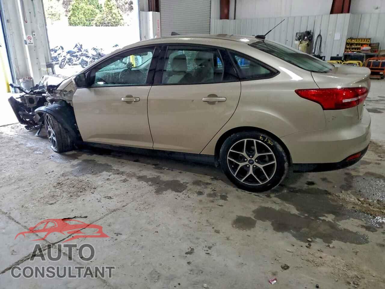 FORD FOCUS 2018 - 1FADP3FE2JL210252