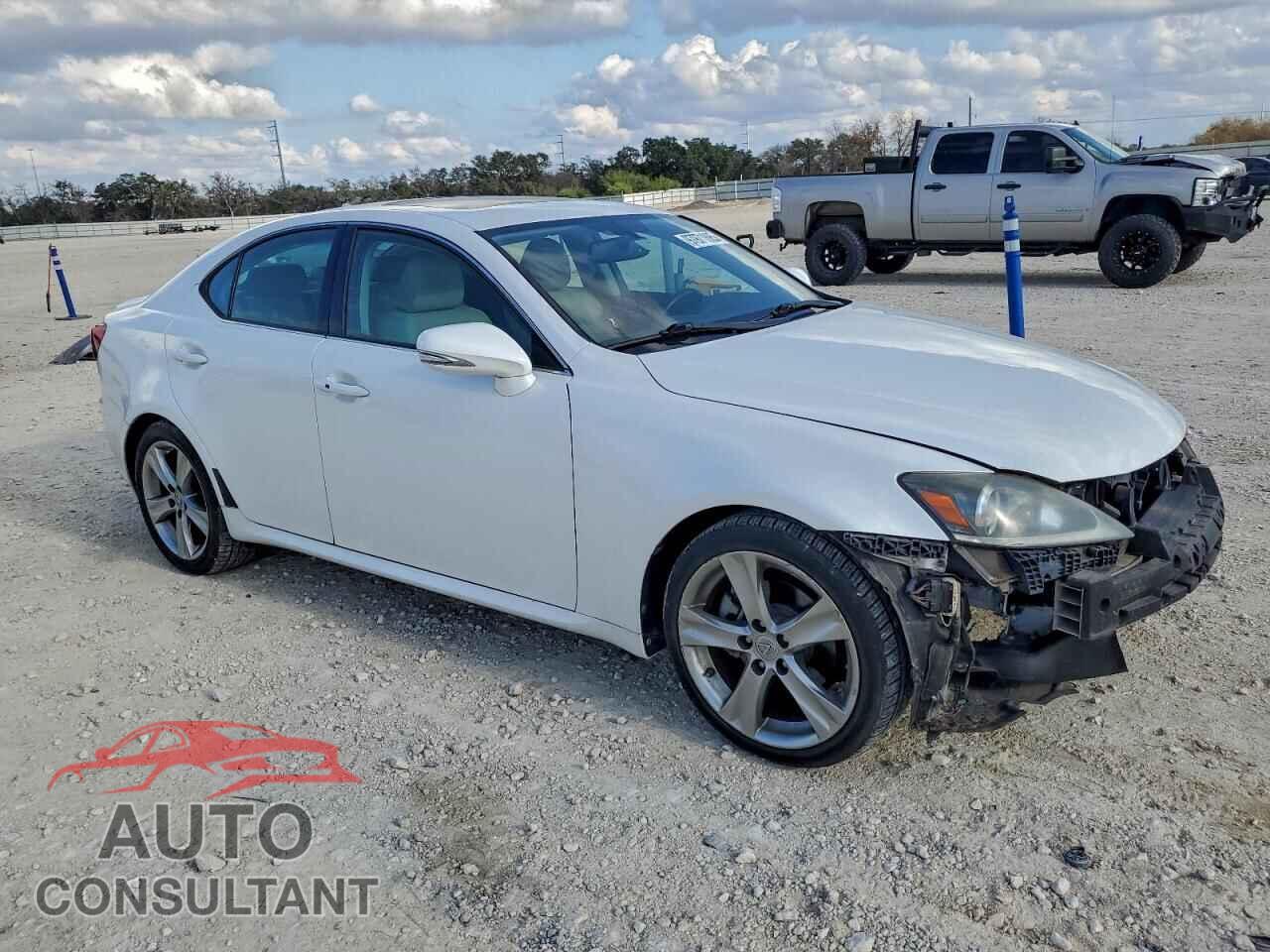 LEXUS IS 2011 - JTHBF5C23B5142445