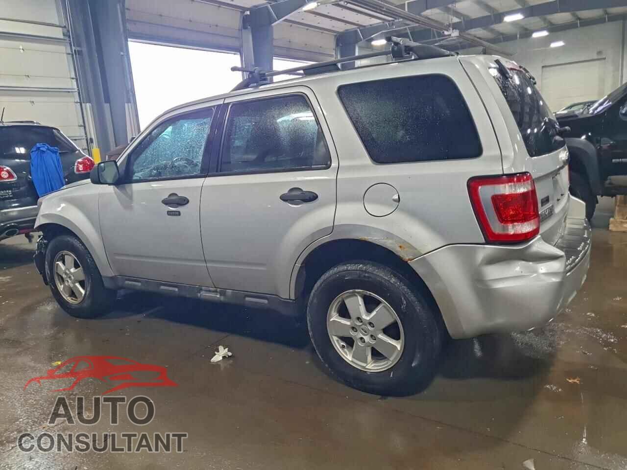 FORD ESCAPE 2011 - 1FMCU9DG8BKB17812