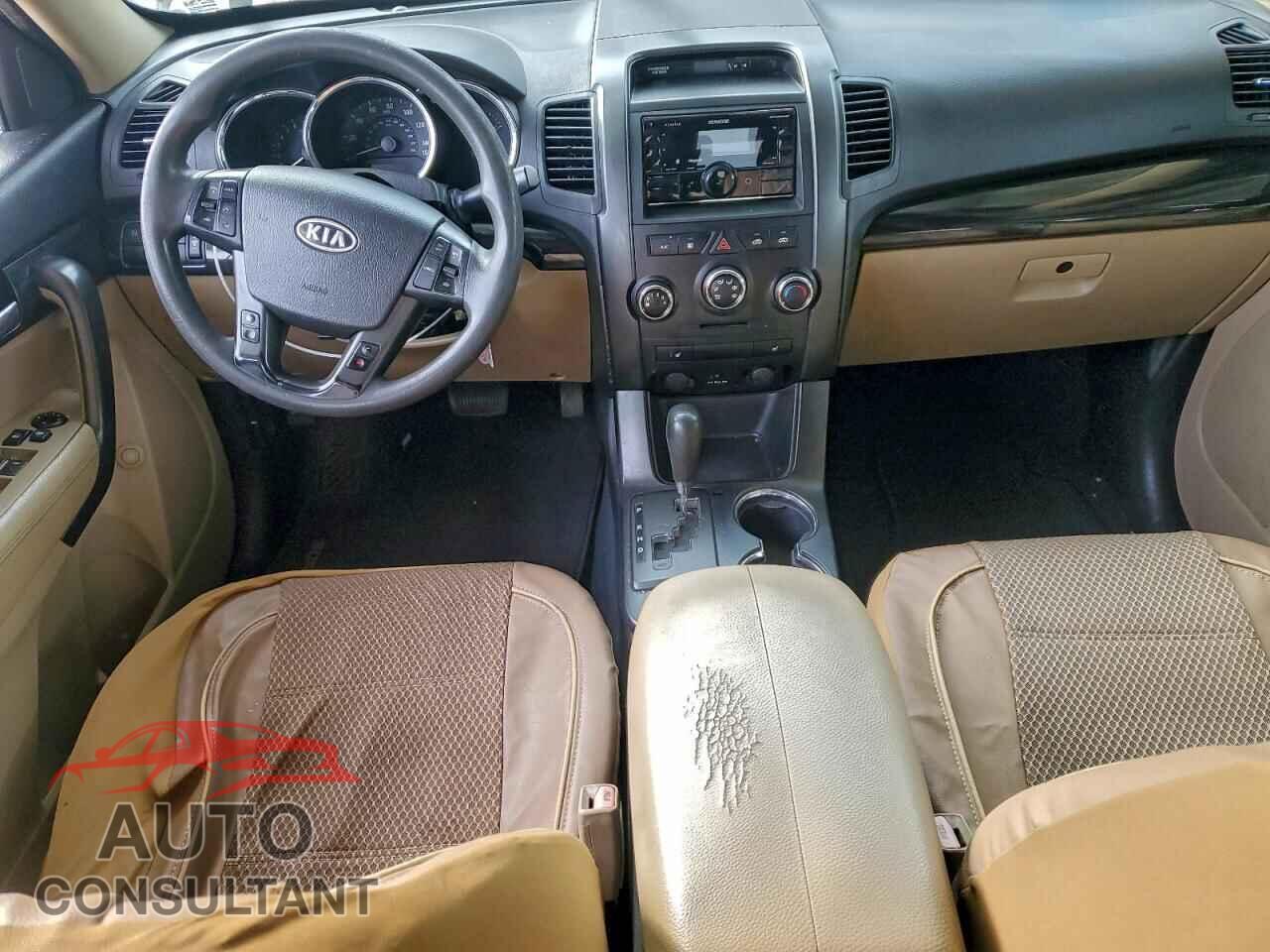 KIA SORENTO 2011 - 5XYKT4A17BG095121