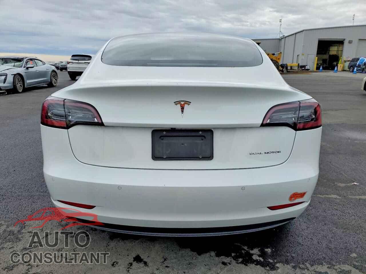 TESLA MODEL 3 2019 - 5YJ3E1EB8KF454063