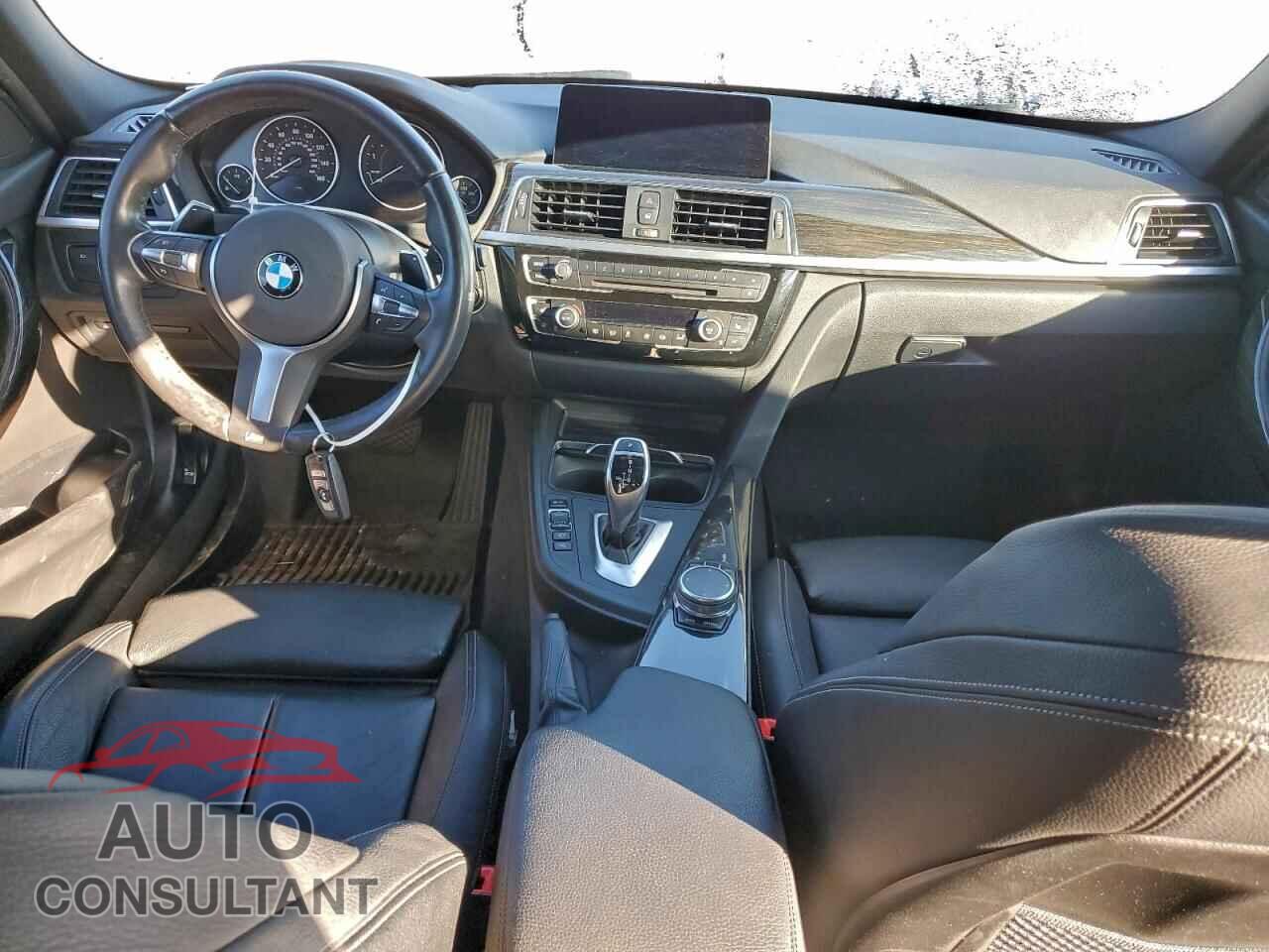 BMW 3 SERIES 2017 - WBA8D9C32HA003969