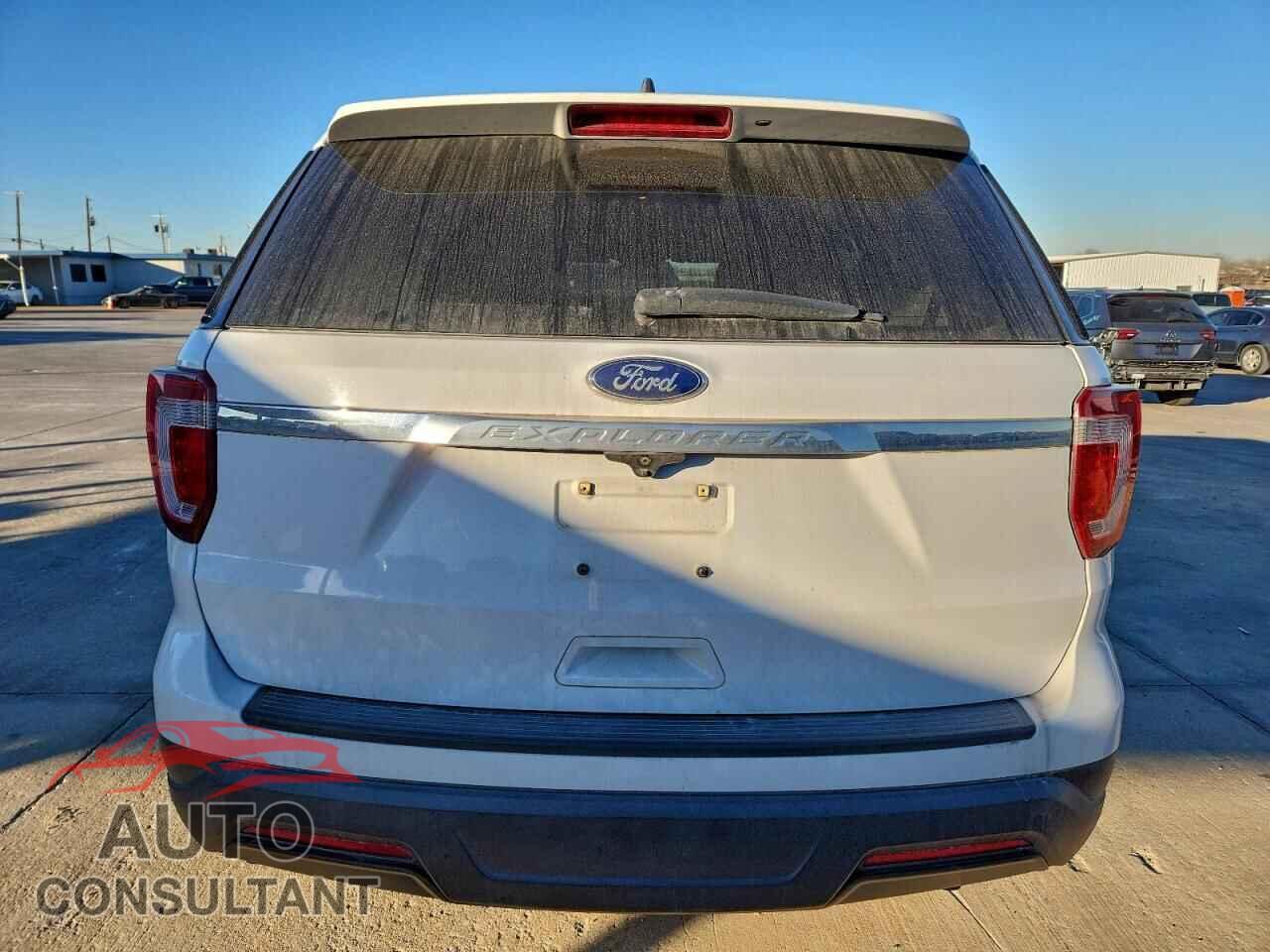 FORD EXPLORER 2018 - 1FM5K7B81JGB07624