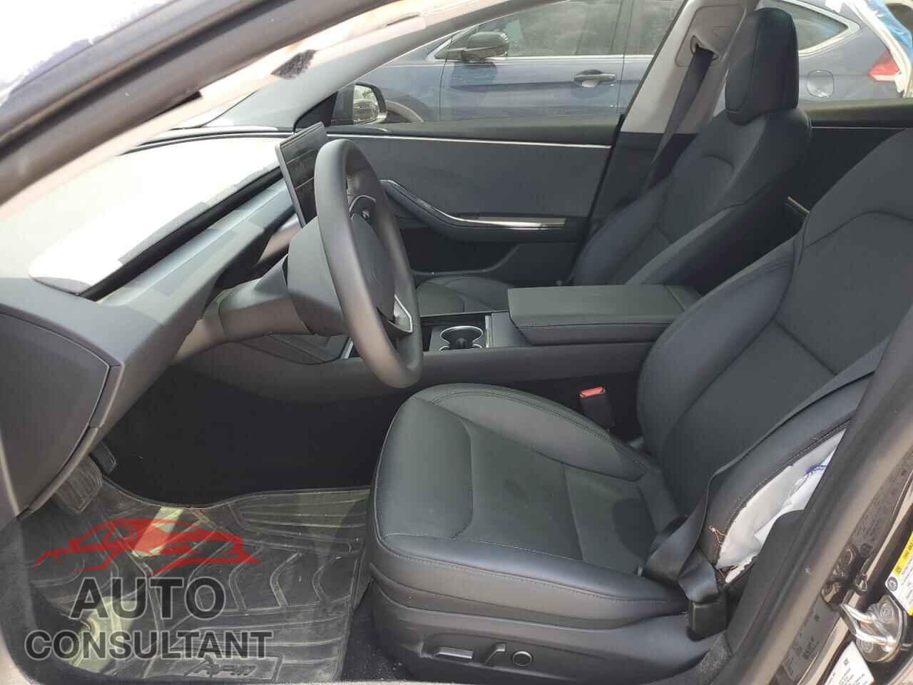 TESLA MODEL 3 2024 - 5YJ3E1EA9RF841612