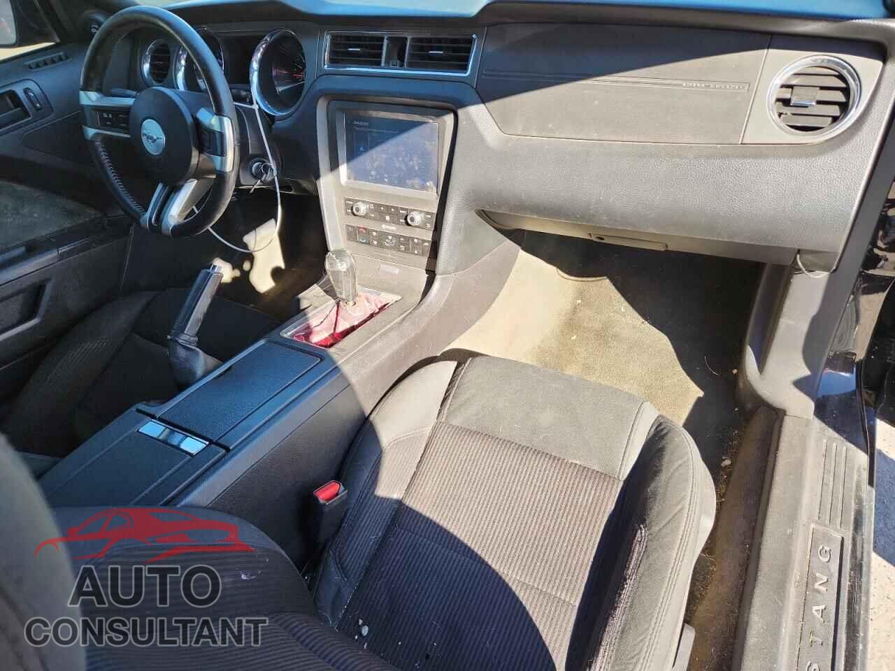 FORD MUSTANG 2014 - 1ZVBP8CF0E5210057