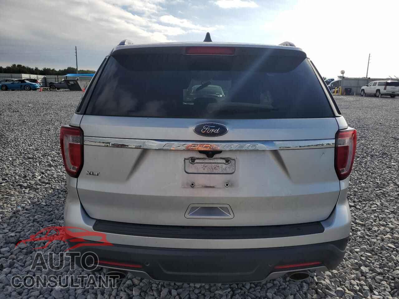 FORD EXPLORER 2018 - 1FM5K7D86JGA10979