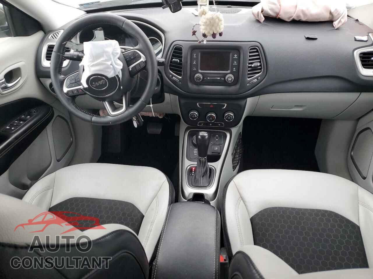 JEEP COMPASS 2018 - 3C4NJDBB2JT483259
