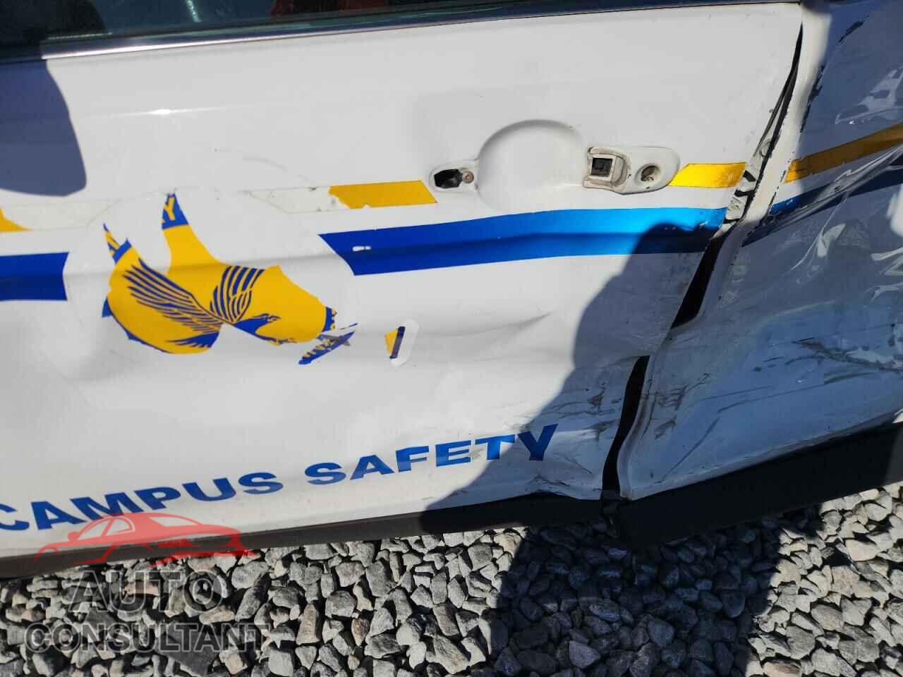 FORD TAURUS 2018 - 1FAHP2L85JG104669