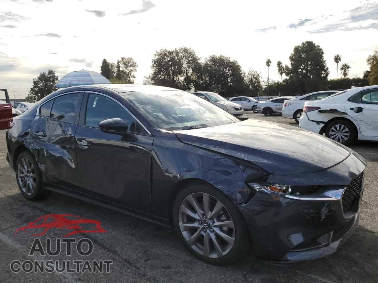 MAZDA 3 2019 - JM1BPACLXK1109711