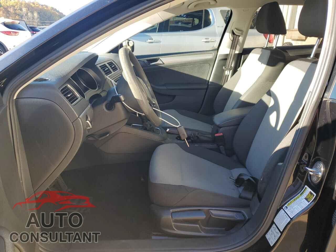 VOLKSWAGEN JETTA 2017 - 3VW2B7AJ1HM303989