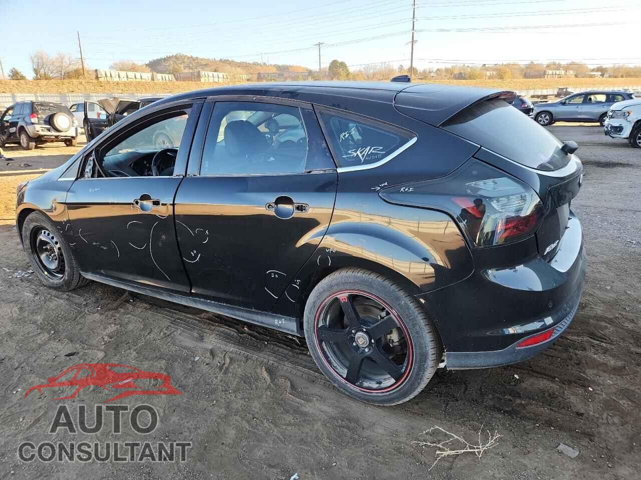 FORD FOCUS 2013 - 1FADP3N27DL362491