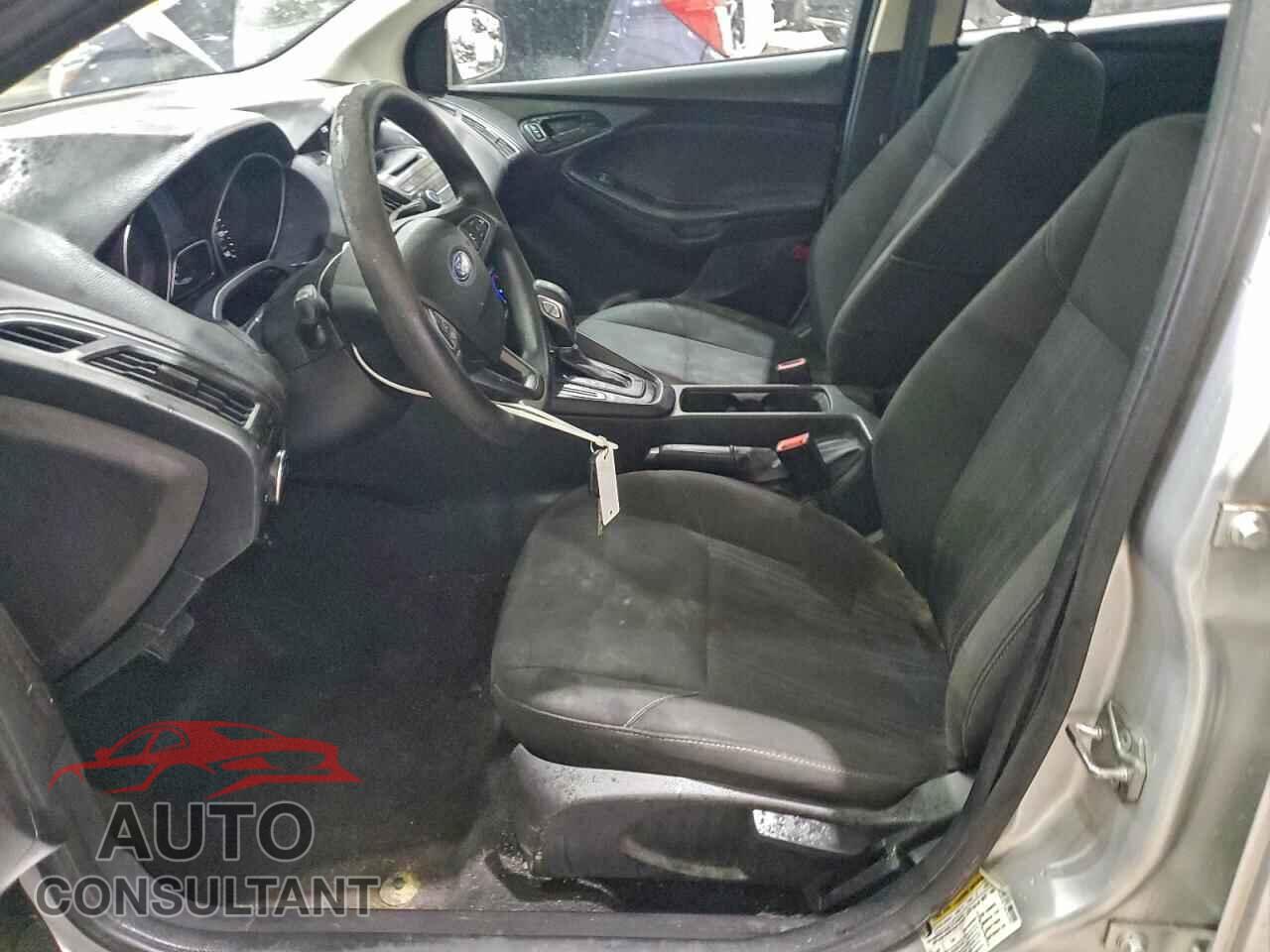 FORD FOCUS 2017 - 1FADP3E24HL302884