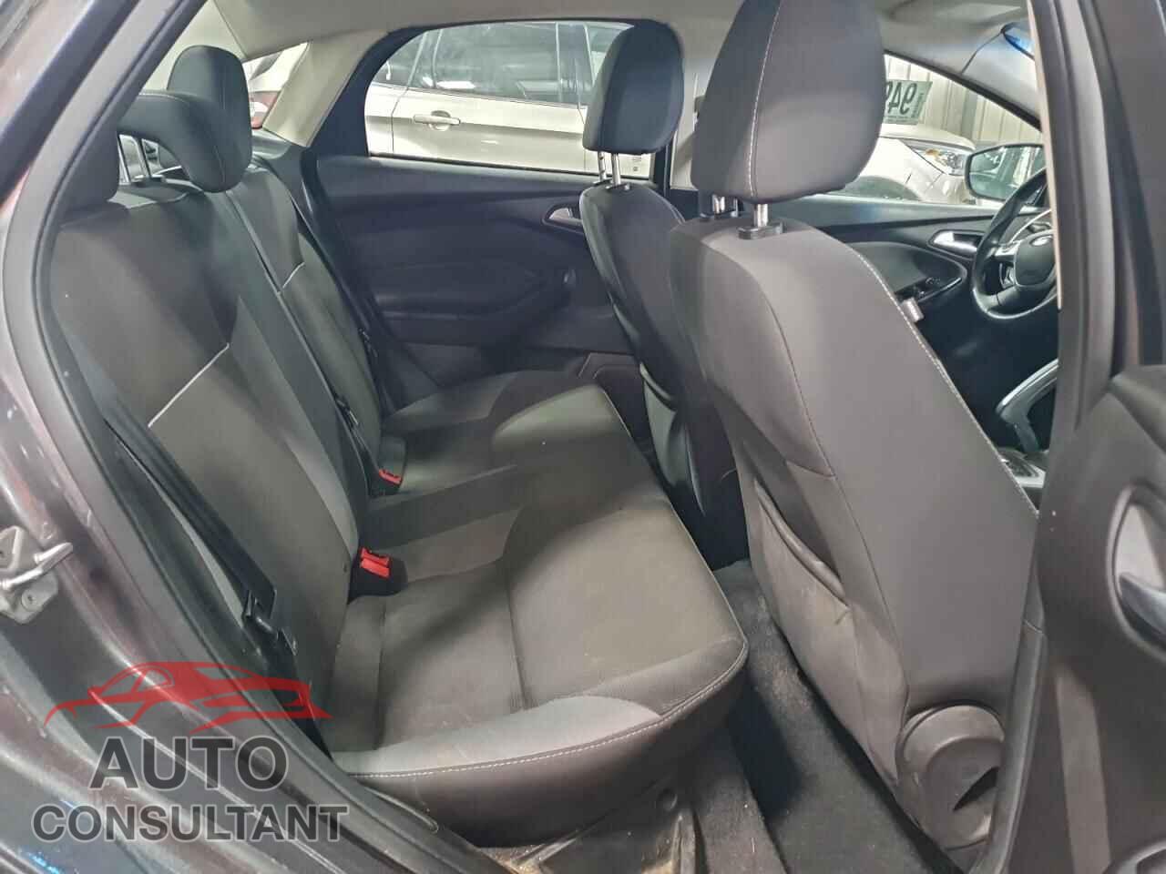 FORD FOCUS 2014 - 1FADP3F21EL144174
