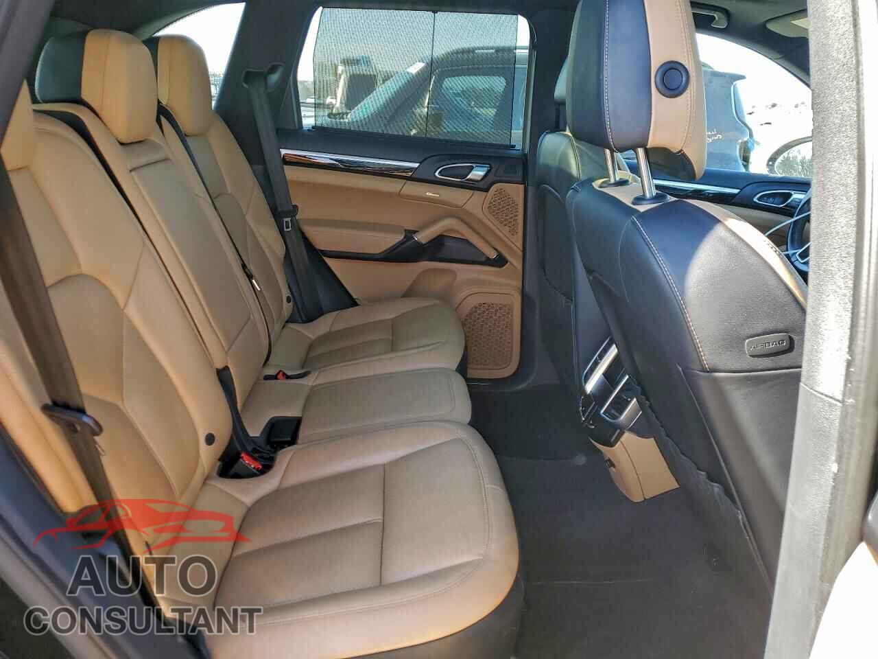 PORSCHE CAYENNE 2016 - WP1AE2A26GLA63483