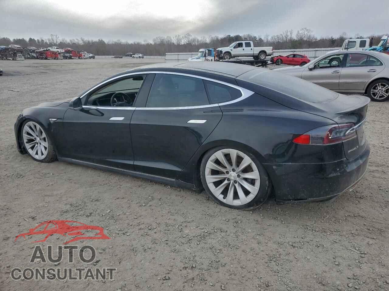 TESLA MODEL S 2013 - 5YJSA1DP0DFP14687