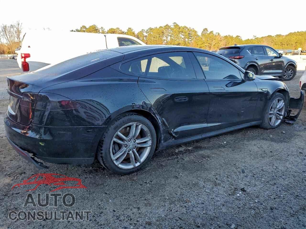 TESLA MODEL S 2014 - 5YJSA1S1XEFP43243