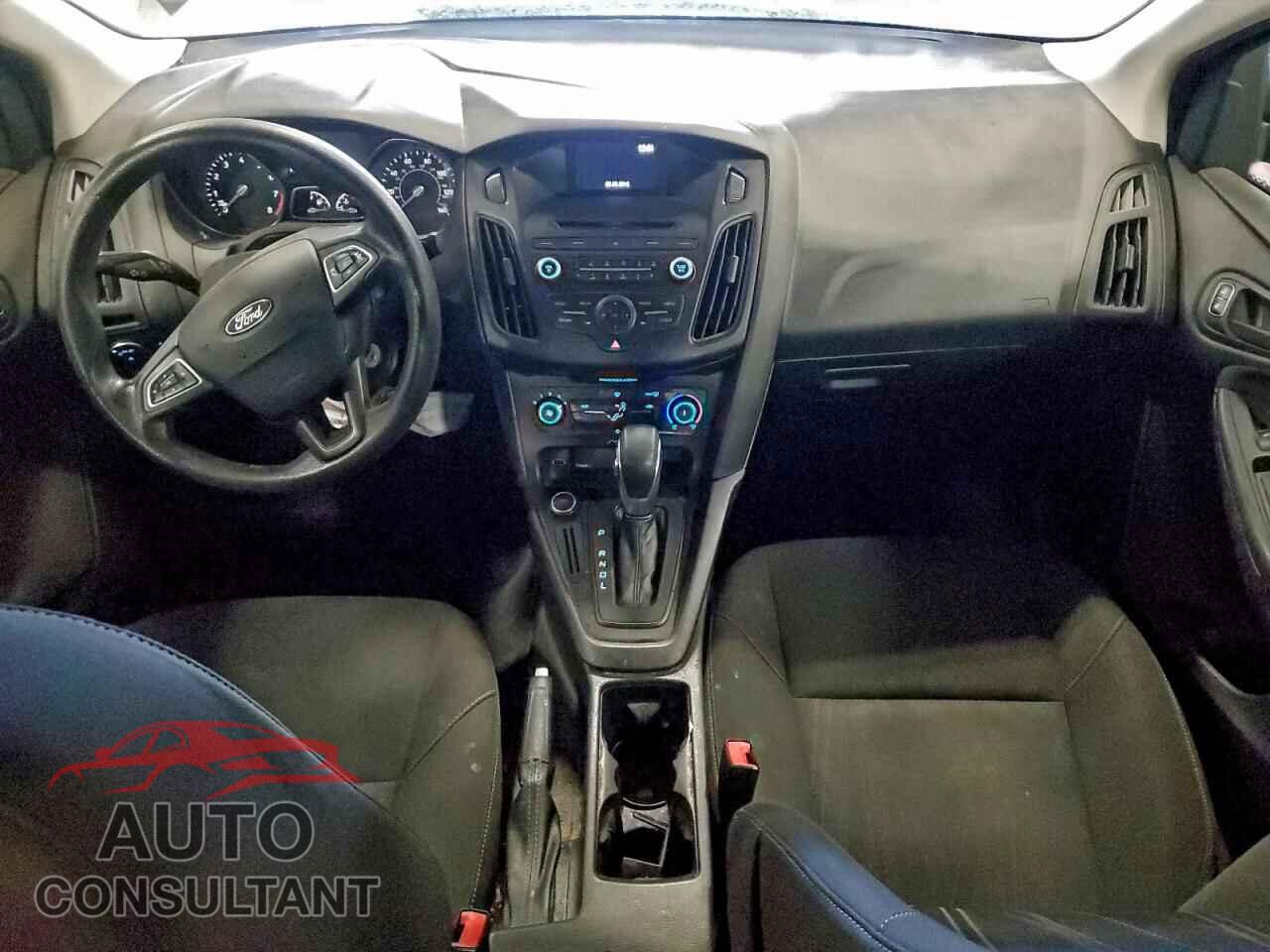 FORD FOCUS 2015 - 1FADP3E20FL313152
