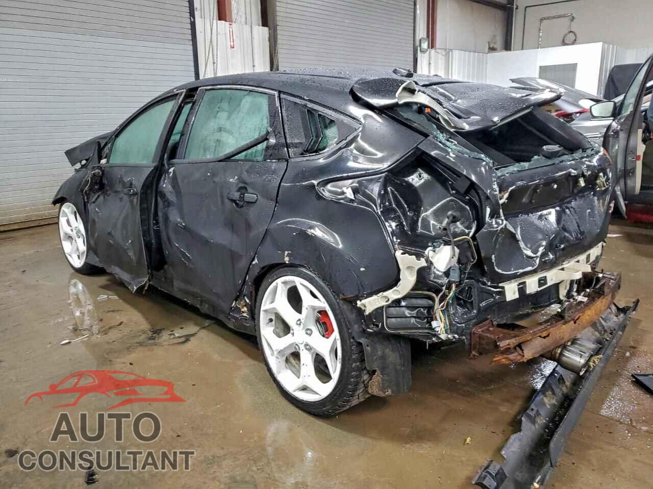 FORD FOCUS 2013 - 1FADP3L95DL201895