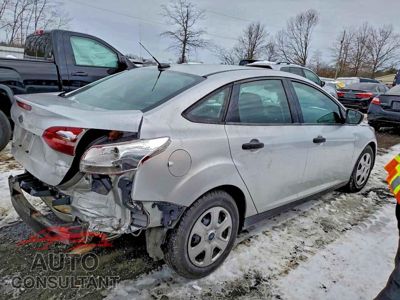 FORD FOCUS 2018 - 1FADP3E26JL295748