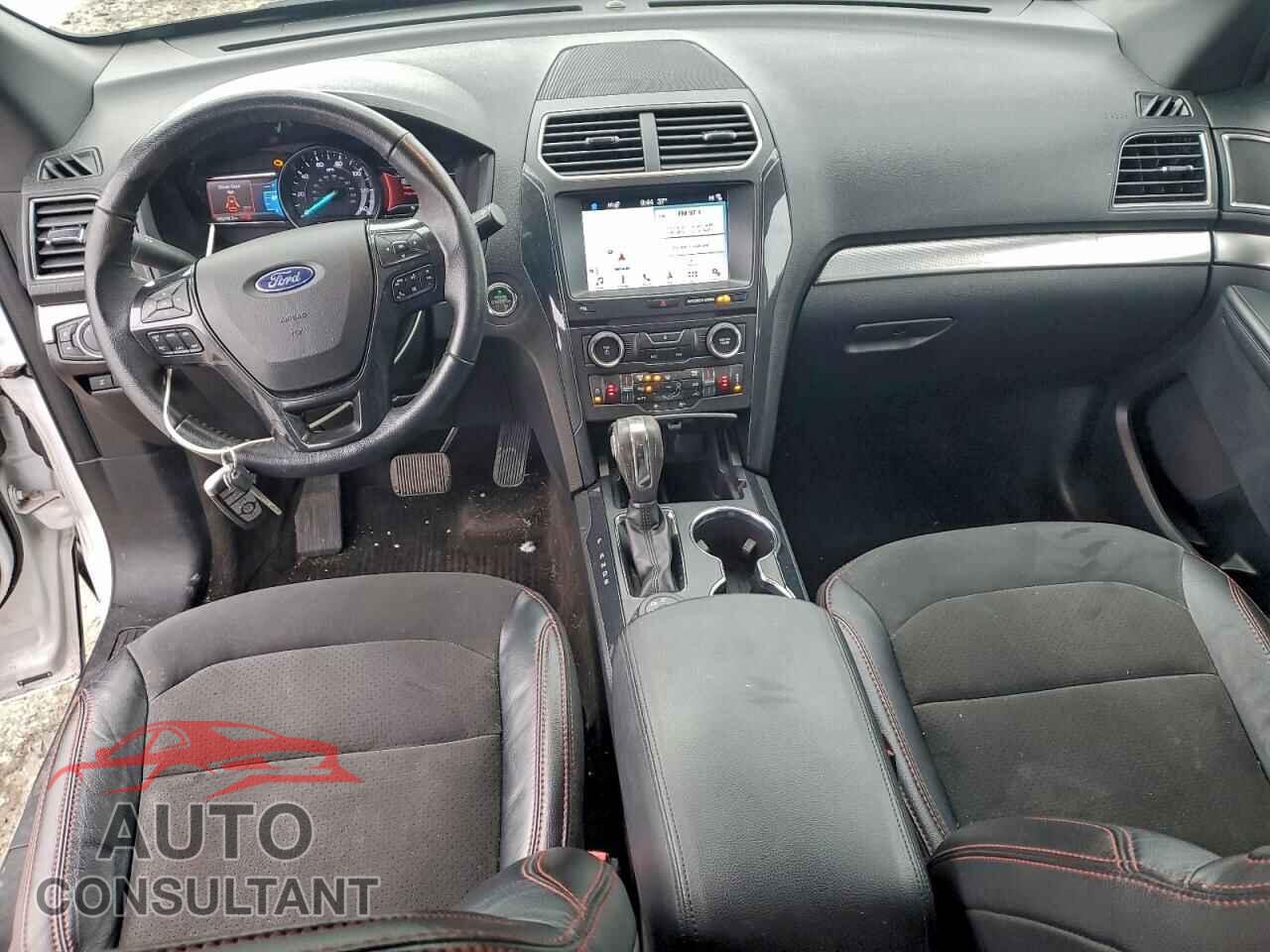 FORD EXPLORER 2018 - 1FM5K8D80JGB77098