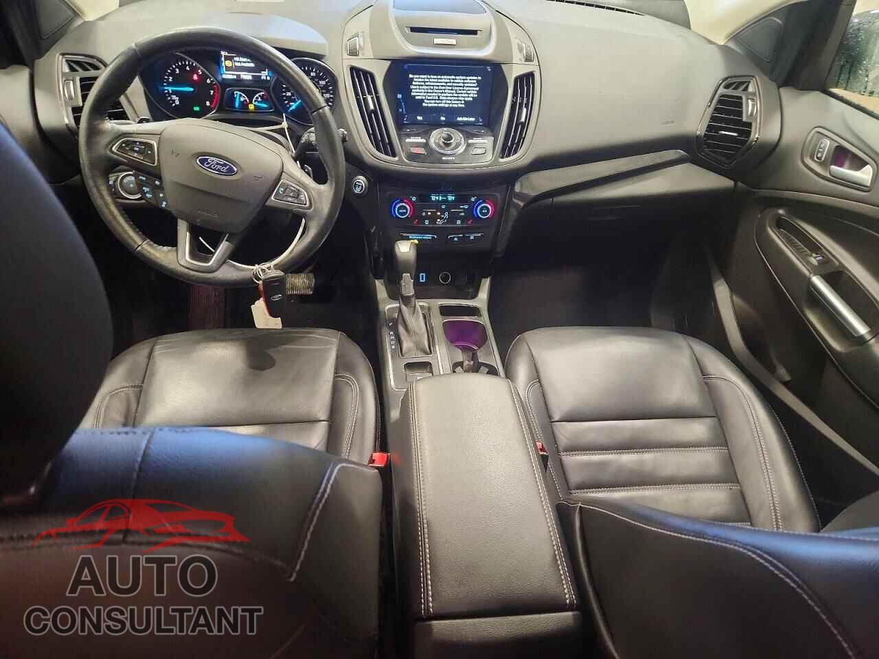 FORD ESCAPE 2017 - 1FMCU9J97HUB75445