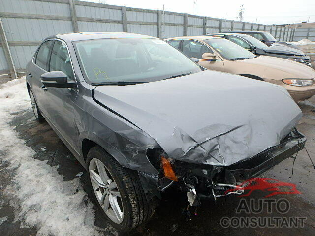 VOLKSWAGEN PASSAT 2015 - 1VWCS7A39FC024911