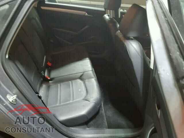 VOLKSWAGEN PASSAT 2015 - 1VWAT7A36FC040956