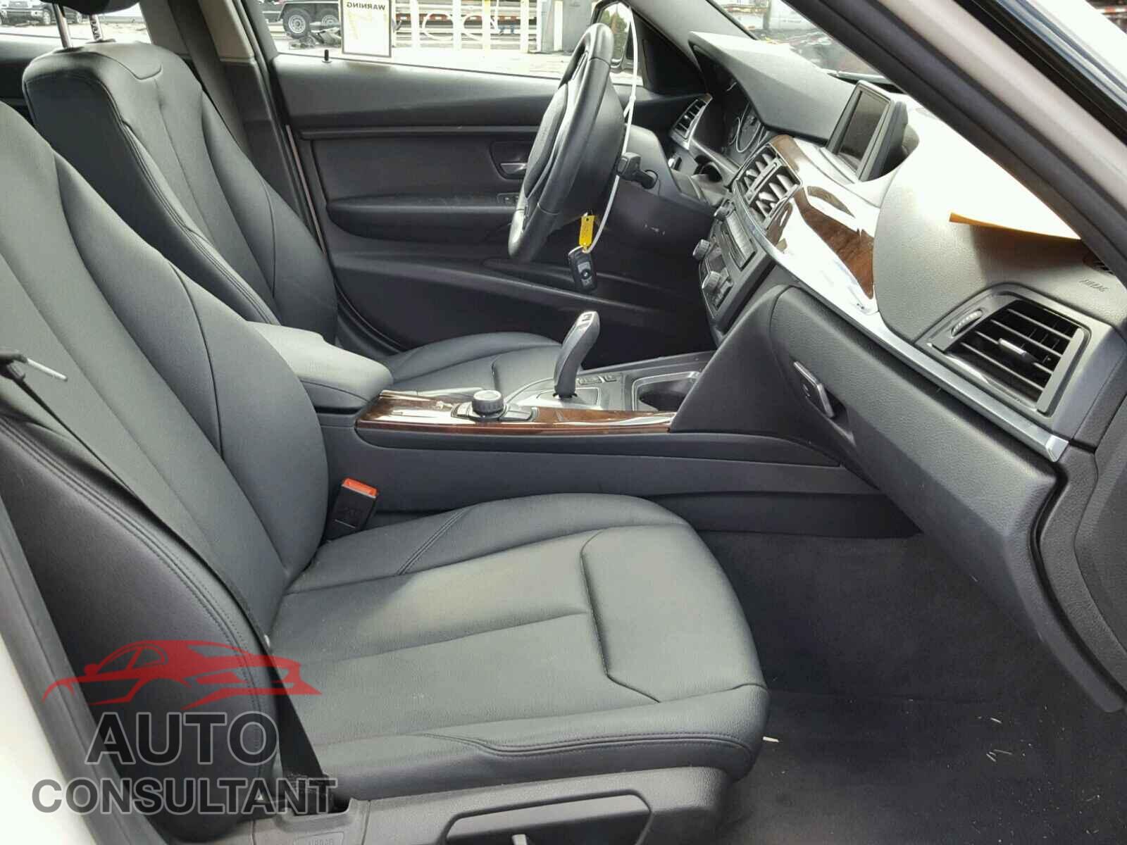 BMW 3 SERIES 2015 - WBA3C1C56FP116768