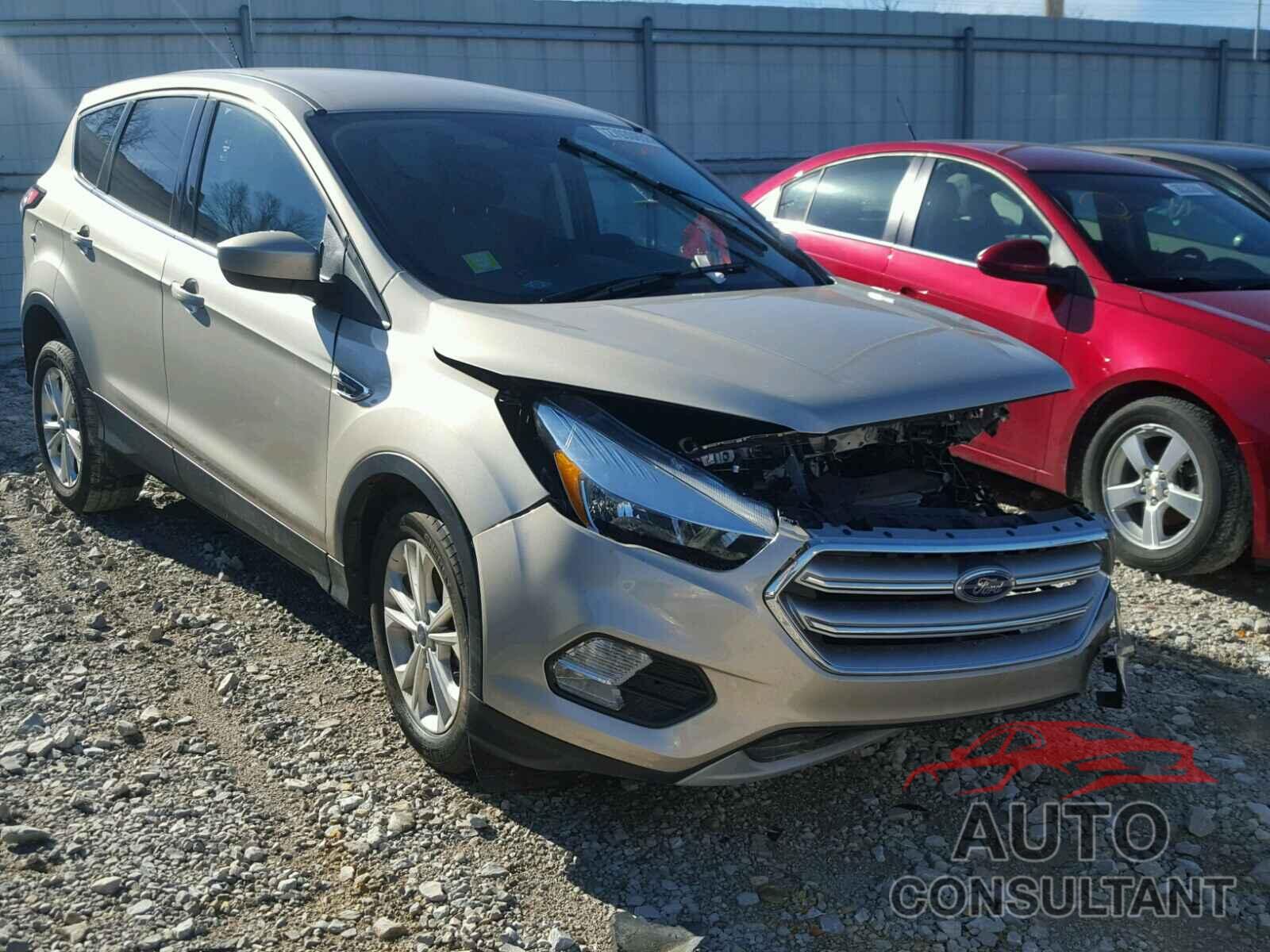 FORD ESCAPE 2017 - 1FMCU9GD1HUD17686