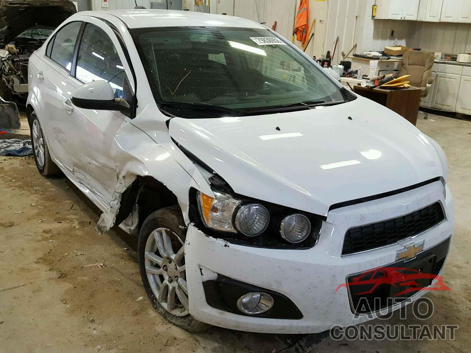 CHEVROLET SONIC 2015 - 1G1JC5SH3F4132837