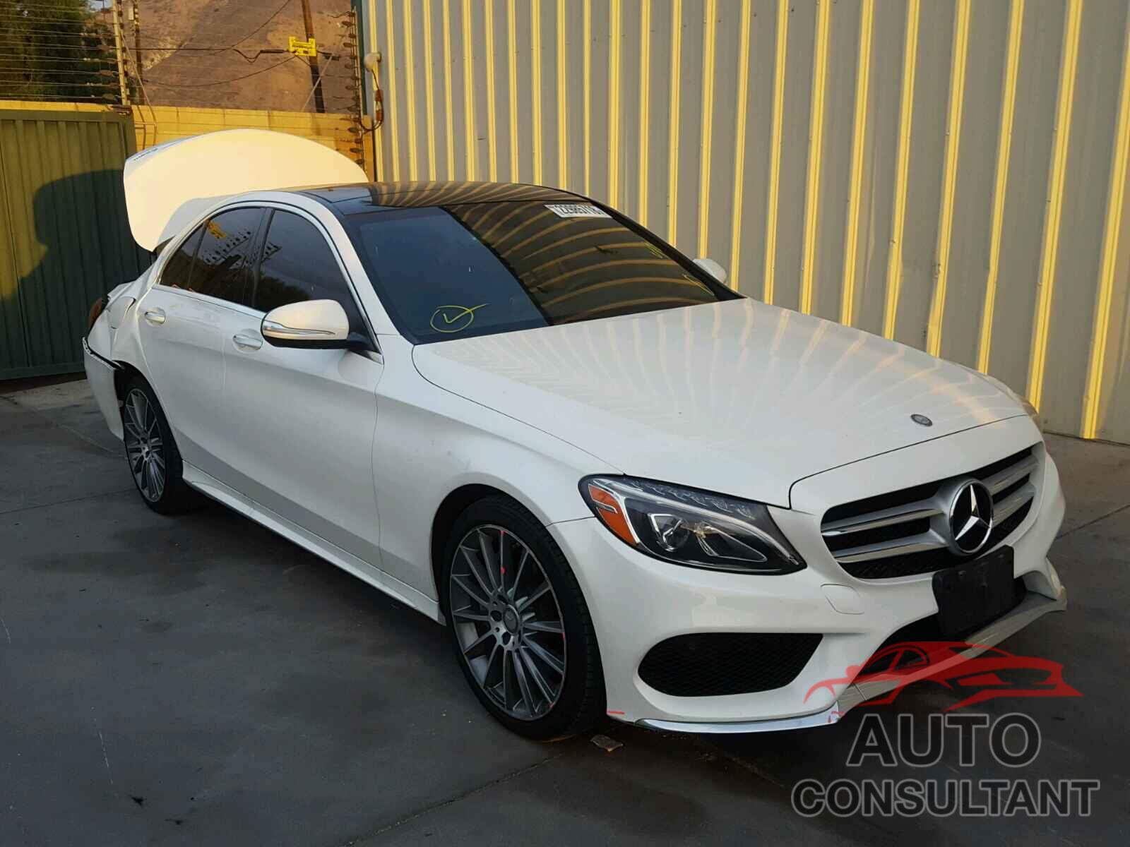 MERCEDES-BENZ C300 2015 - 55SWF4KB3FU021092