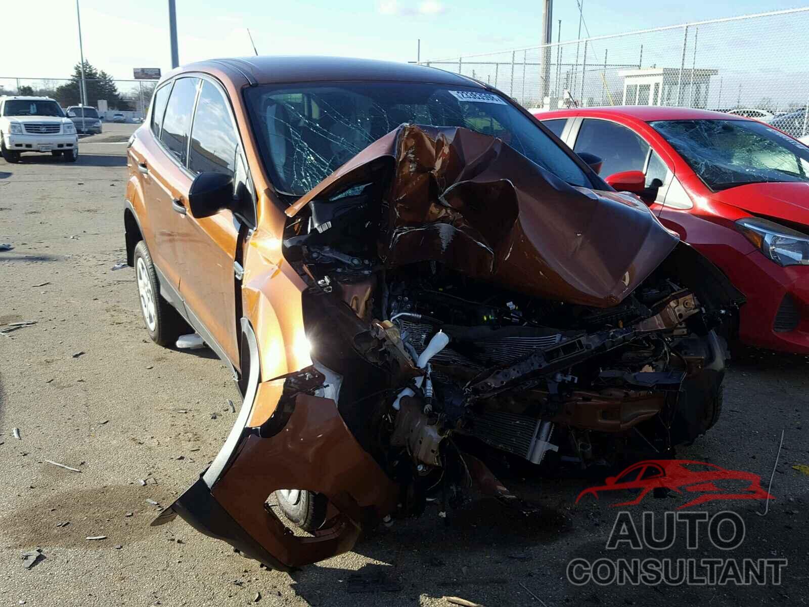 FORD ESCAPE 2017 - 1FMCU0F70HUF04795