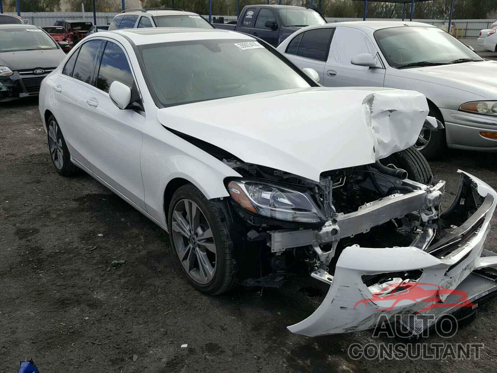 MERCEDES-BENZ C300 2018 - 55SWF4JB8JU241399