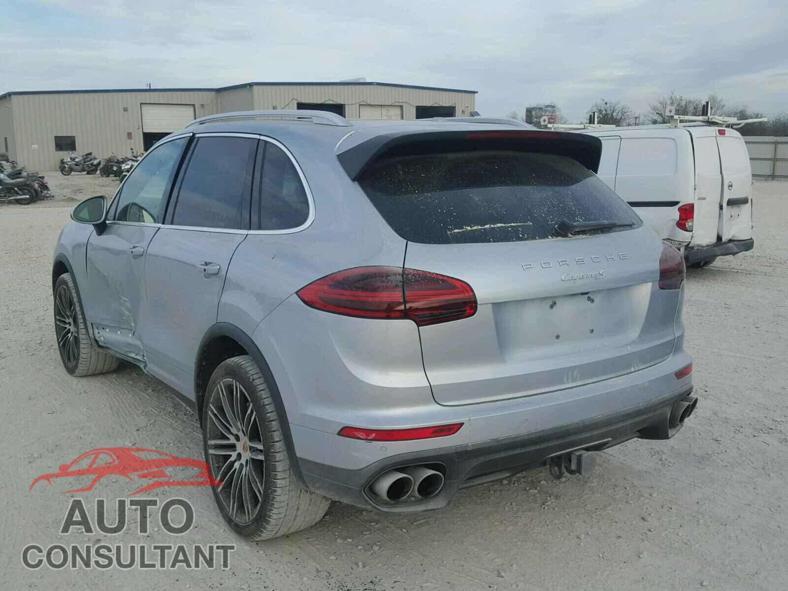 PORSCHE CAYENNE 2017 - WP1AB2A24HLA52671