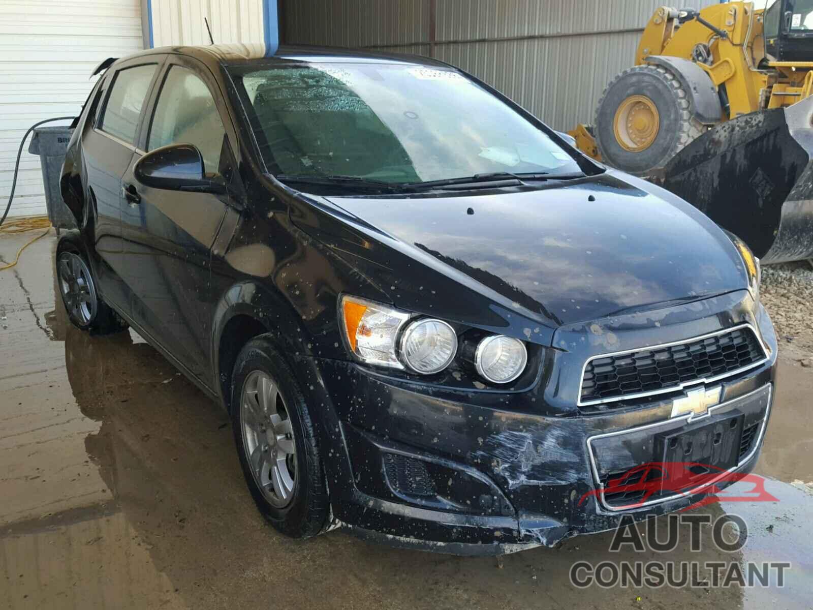 CHEVROLET SONIC 2015 - 1G1JC6SH4F4180806