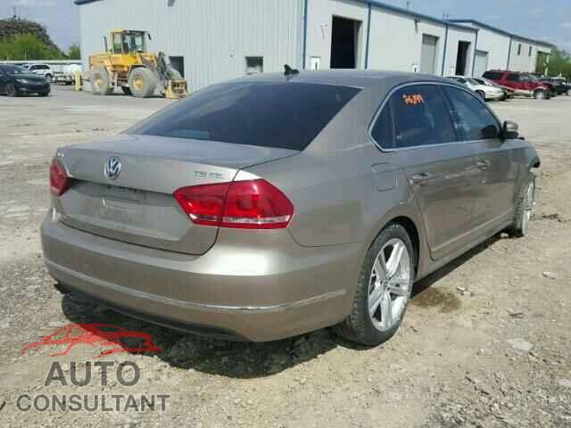 VOLKSWAGEN PASSAT 2015 - 1VWCS7A37FC014670