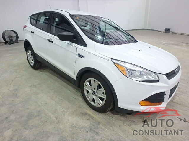 FORD ESCAPE 2015 - 1FMCU0F75FUA16133