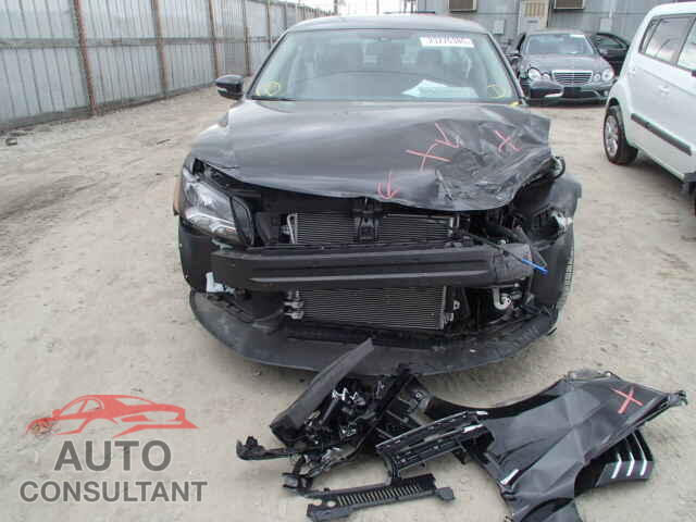 VOLKSWAGEN PASSAT 2015 - 1VWAT7A34FC006921
