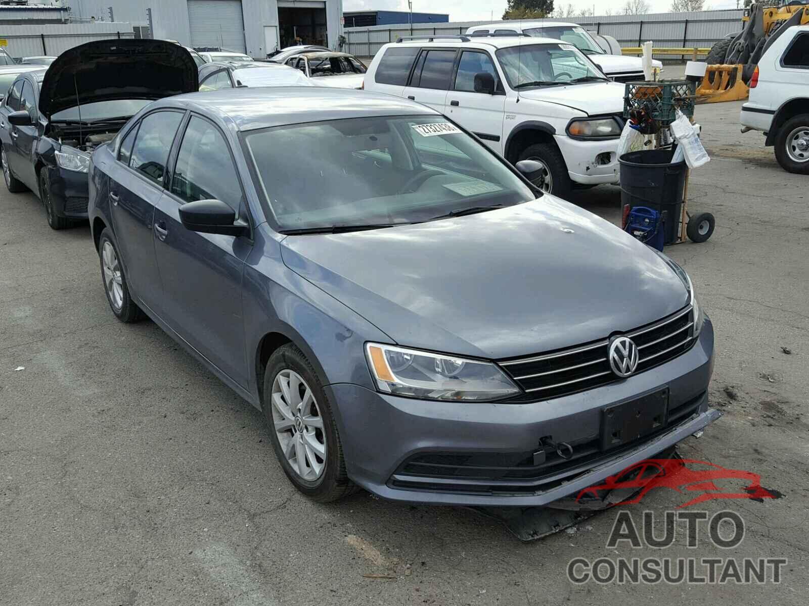 VOLKSWAGEN JETTA 2015 - 3VWD17AJ7FM325620