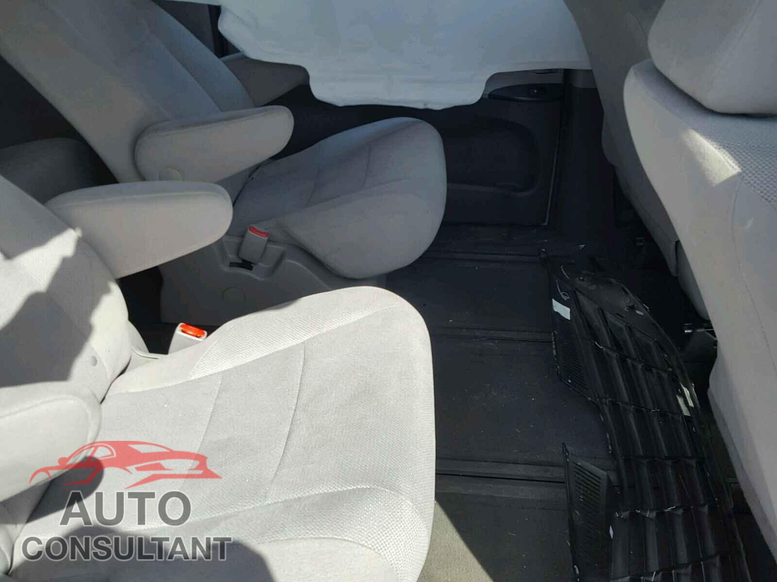 TOYOTA SIENNA 2017 - 5TDZZ3DC1HS873445