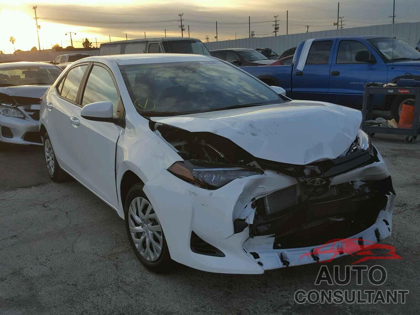 TOYOTA COROLLA 2018 - 5YFBURHE0JP792983